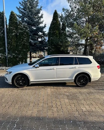Volkswagen Passat cena 99900 przebieg: 21500, rok produkcji 2020 z Oława małe 67